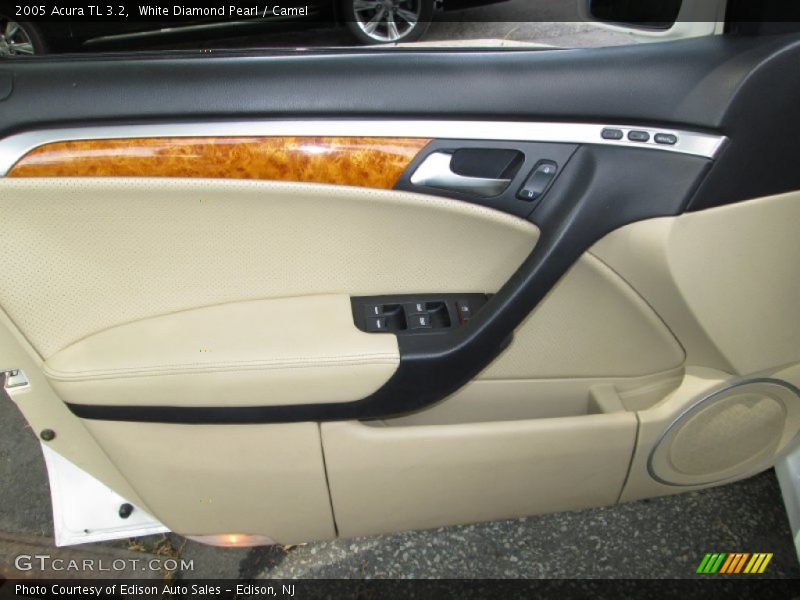 White Diamond Pearl / Camel 2005 Acura TL 3.2
