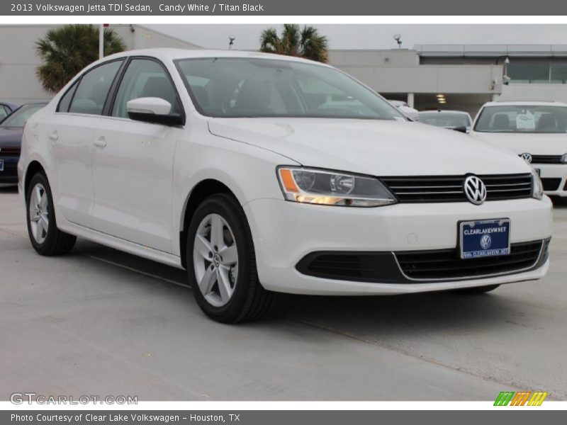 Candy White / Titan Black 2013 Volkswagen Jetta TDI Sedan