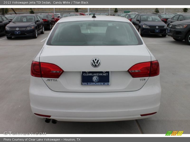 Candy White / Titan Black 2013 Volkswagen Jetta TDI Sedan