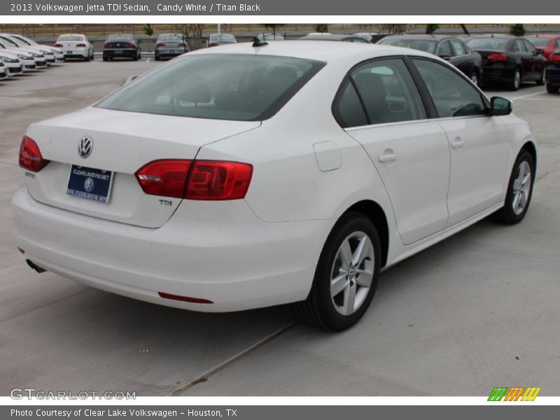Candy White / Titan Black 2013 Volkswagen Jetta TDI Sedan