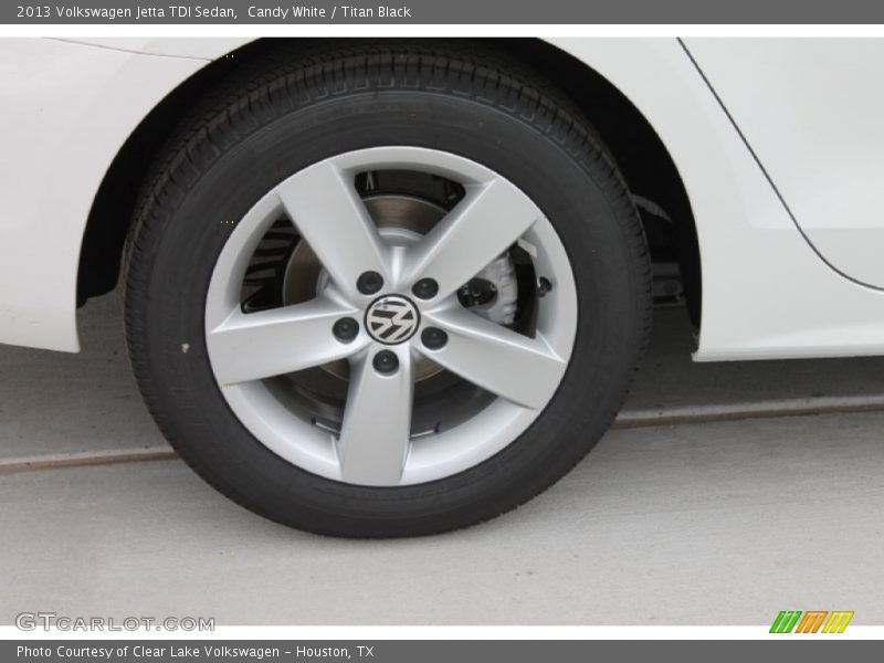 Candy White / Titan Black 2013 Volkswagen Jetta TDI Sedan