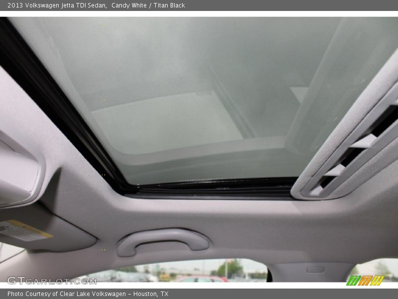 Candy White / Titan Black 2013 Volkswagen Jetta TDI Sedan