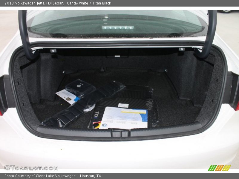 Candy White / Titan Black 2013 Volkswagen Jetta TDI Sedan