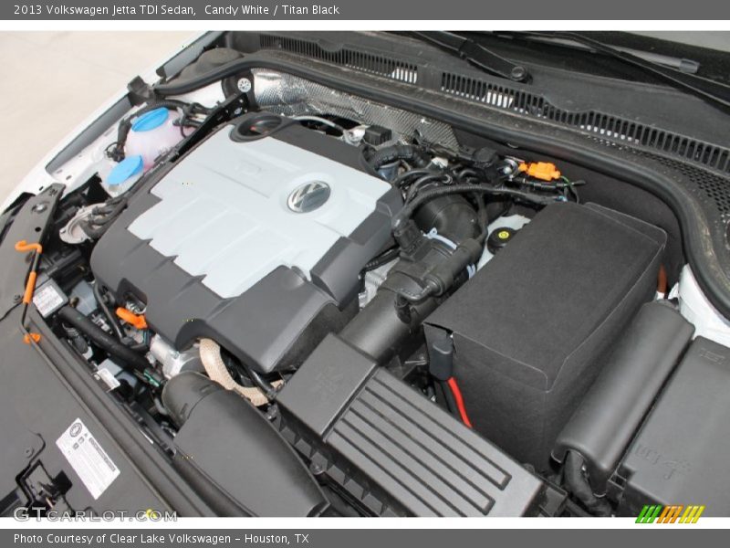 Candy White / Titan Black 2013 Volkswagen Jetta TDI Sedan