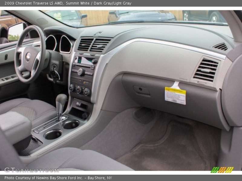 Summit White / Dark Gray/Light Gray 2009 Chevrolet Traverse LS AWD