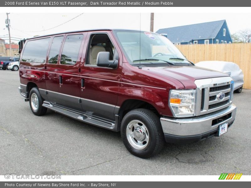 Front 3/4 View of 2008 E Series Van E150 XLT Passenger