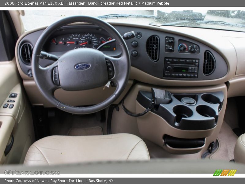 Dashboard of 2008 E Series Van E150 XLT Passenger