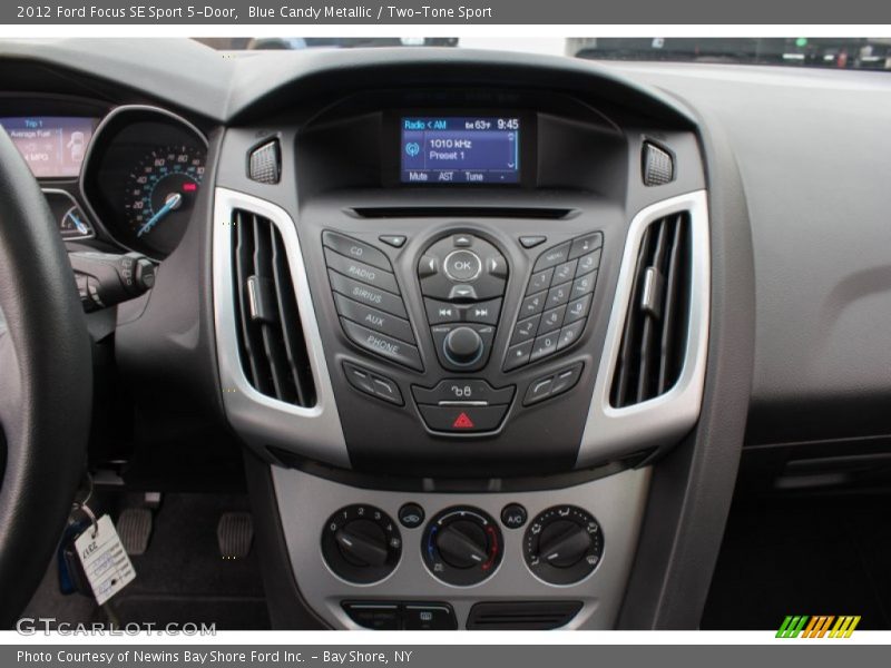 Controls of 2012 Focus SE Sport 5-Door