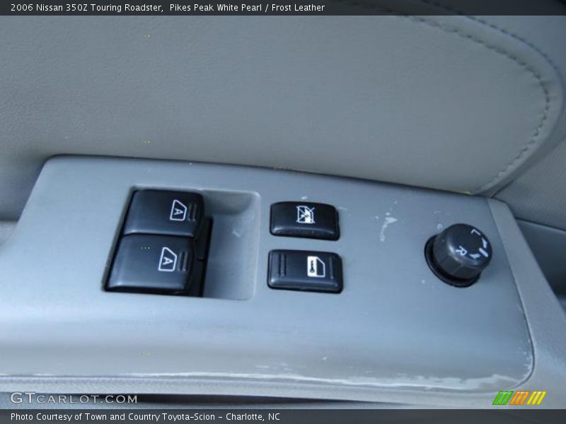 Controls of 2006 350Z Touring Roadster
