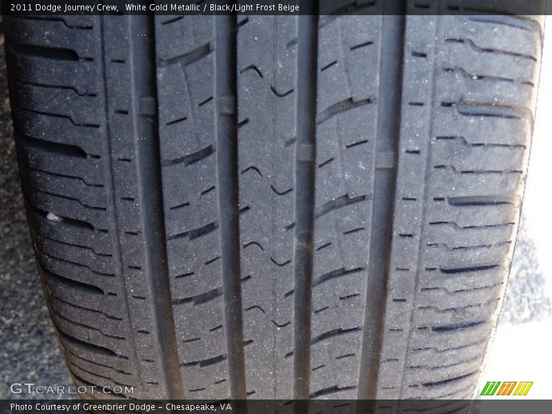 White Gold Metallic / Black/Light Frost Beige 2011 Dodge Journey Crew