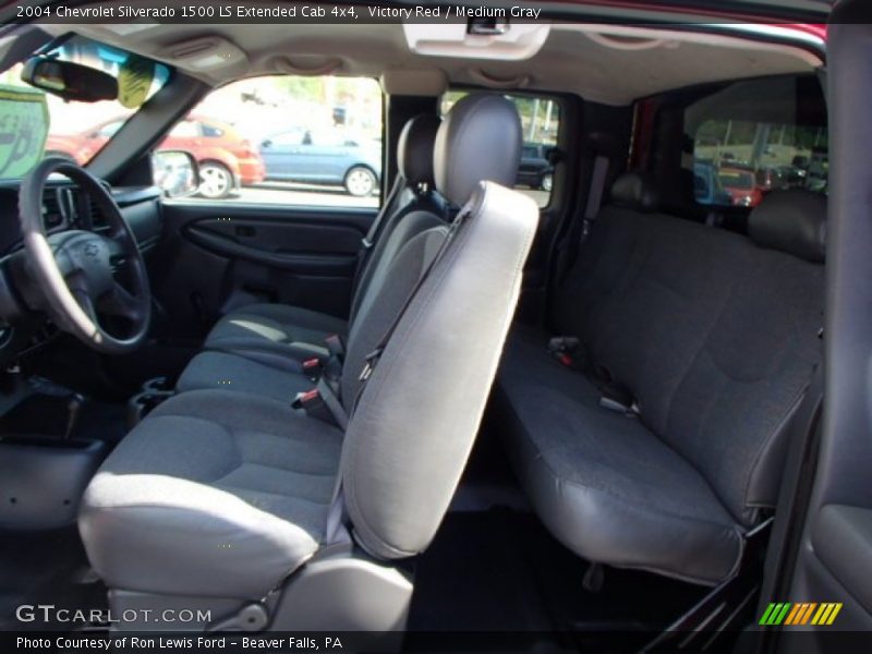 Victory Red / Medium Gray 2004 Chevrolet Silverado 1500 LS Extended Cab 4x4