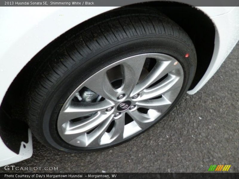 Shimmering White / Black 2013 Hyundai Sonata SE