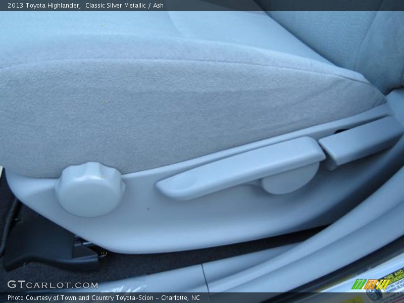 Classic Silver Metallic / Ash 2013 Toyota Highlander