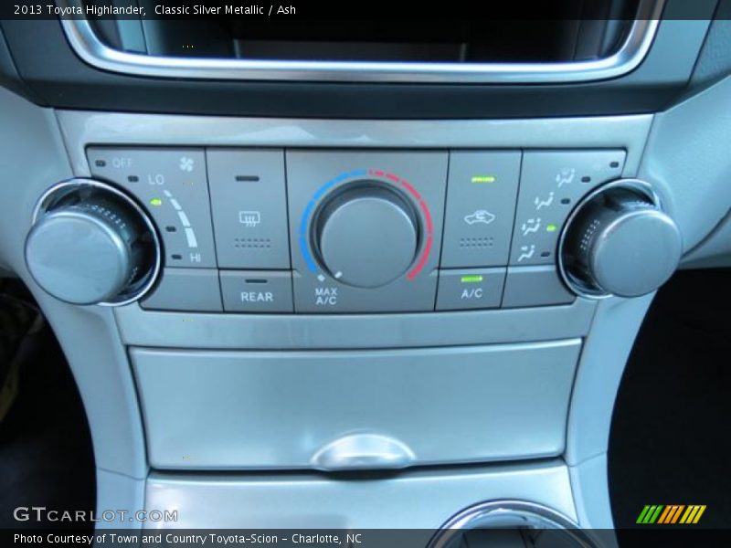 Classic Silver Metallic / Ash 2013 Toyota Highlander