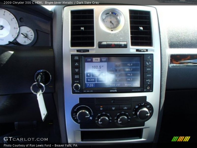 Bright Silver Metallic / Dark Slate Gray 2009 Chrysler 300 C HEMI