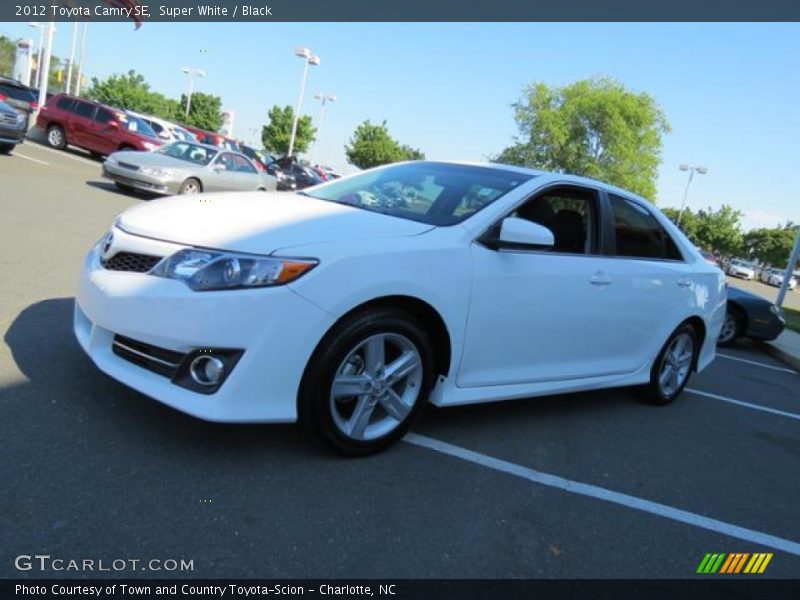 Super White / Black 2012 Toyota Camry SE