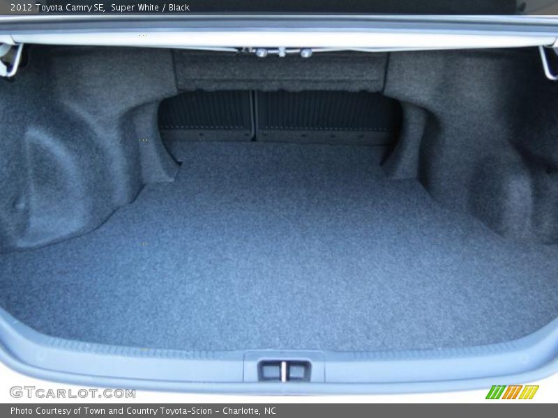 Super White / Black 2012 Toyota Camry SE