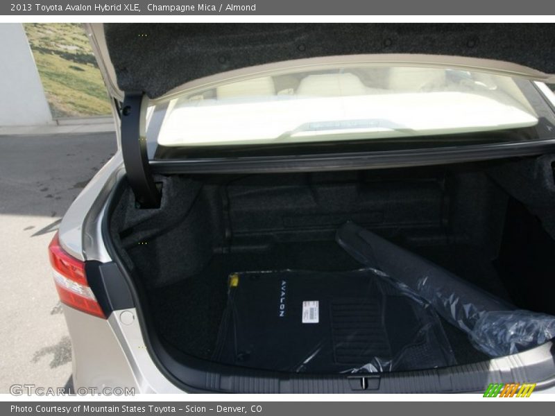 Champagne Mica / Almond 2013 Toyota Avalon Hybrid XLE