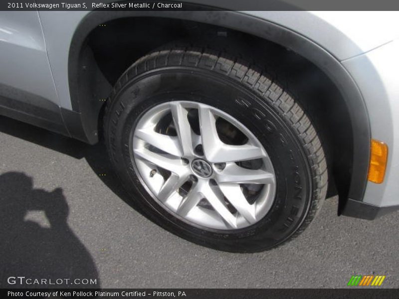 Reflex Silver Metallic / Charcoal 2011 Volkswagen Tiguan S