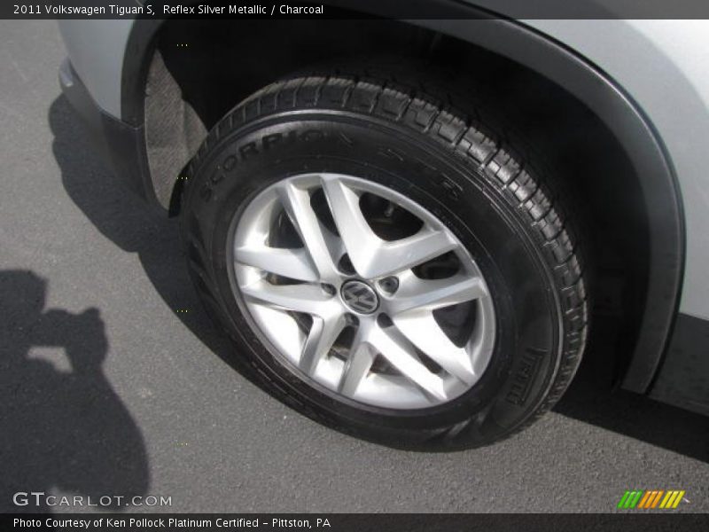 Reflex Silver Metallic / Charcoal 2011 Volkswagen Tiguan S