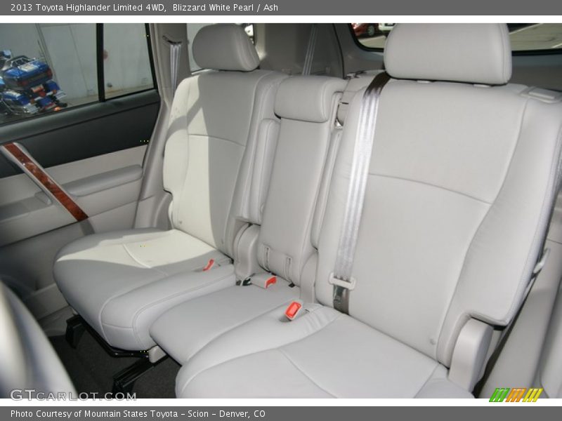 Blizzard White Pearl / Ash 2013 Toyota Highlander Limited 4WD
