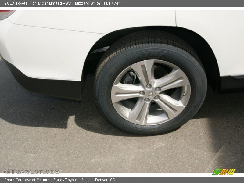 Blizzard White Pearl / Ash 2013 Toyota Highlander Limited 4WD