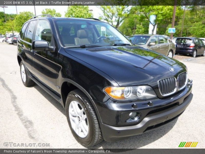 Front 3/4 View of 2006 X5 3.0i