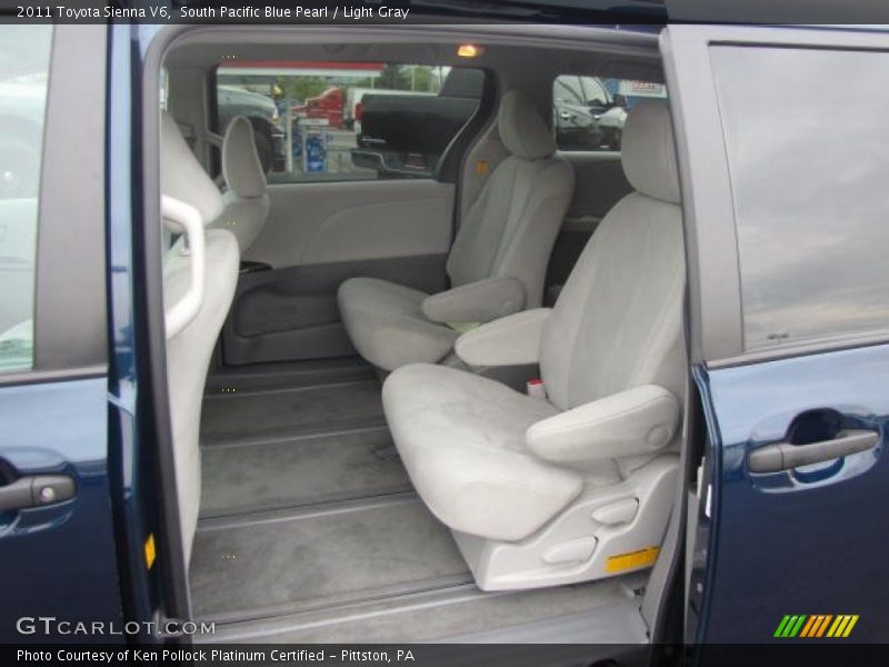 South Pacific Blue Pearl / Light Gray 2011 Toyota Sienna V6