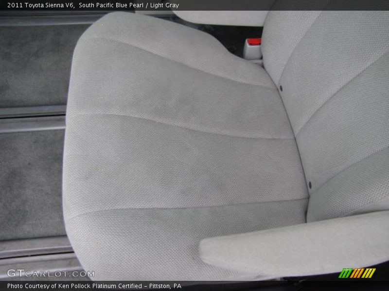 South Pacific Blue Pearl / Light Gray 2011 Toyota Sienna V6