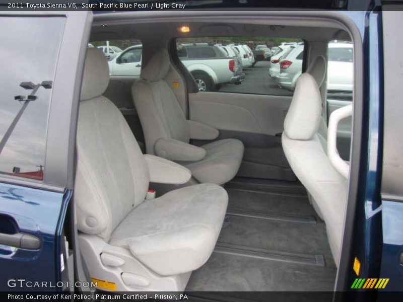South Pacific Blue Pearl / Light Gray 2011 Toyota Sienna V6