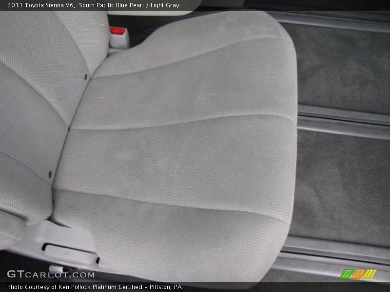 South Pacific Blue Pearl / Light Gray 2011 Toyota Sienna V6
