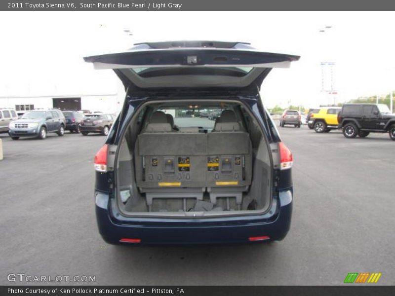 South Pacific Blue Pearl / Light Gray 2011 Toyota Sienna V6