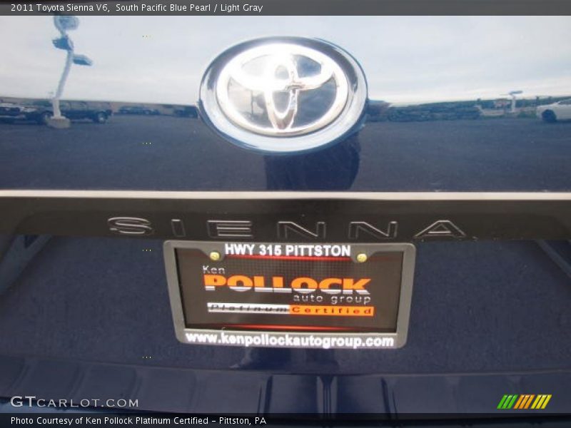 South Pacific Blue Pearl / Light Gray 2011 Toyota Sienna V6