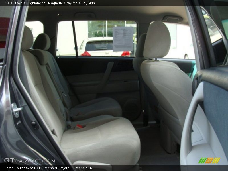 Magnetic Gray Metallic / Ash 2010 Toyota Highlander
