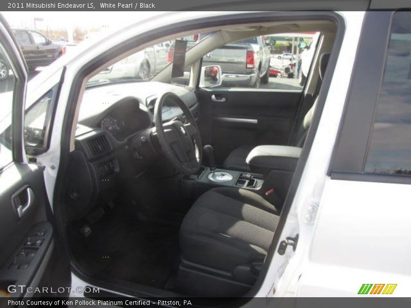 White Pearl / Black 2011 Mitsubishi Endeavor LS