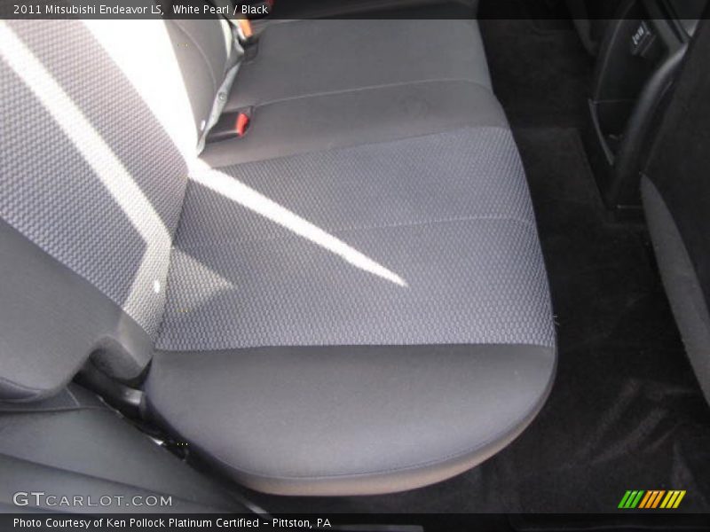 White Pearl / Black 2011 Mitsubishi Endeavor LS