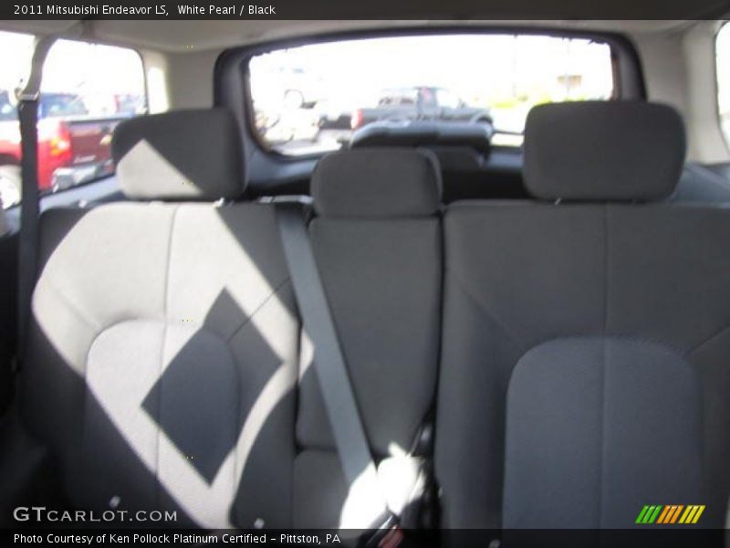 White Pearl / Black 2011 Mitsubishi Endeavor LS
