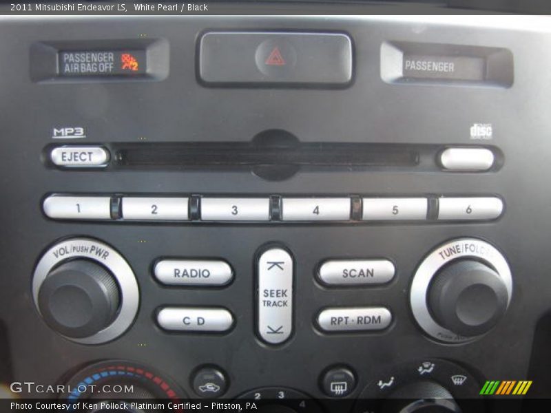 White Pearl / Black 2011 Mitsubishi Endeavor LS