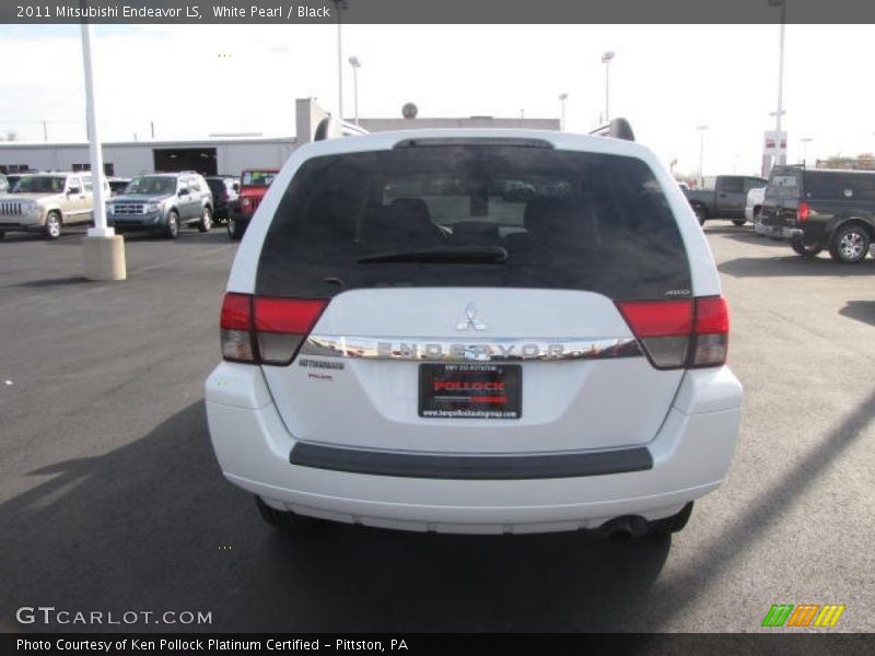 White Pearl / Black 2011 Mitsubishi Endeavor LS