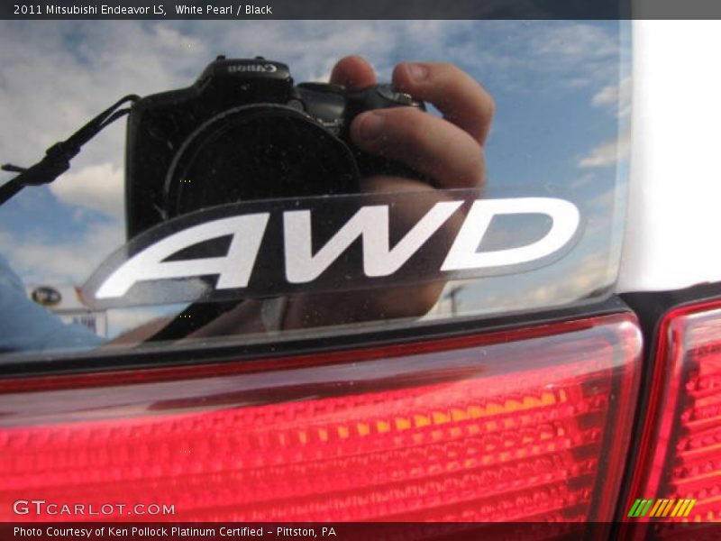 White Pearl / Black 2011 Mitsubishi Endeavor LS