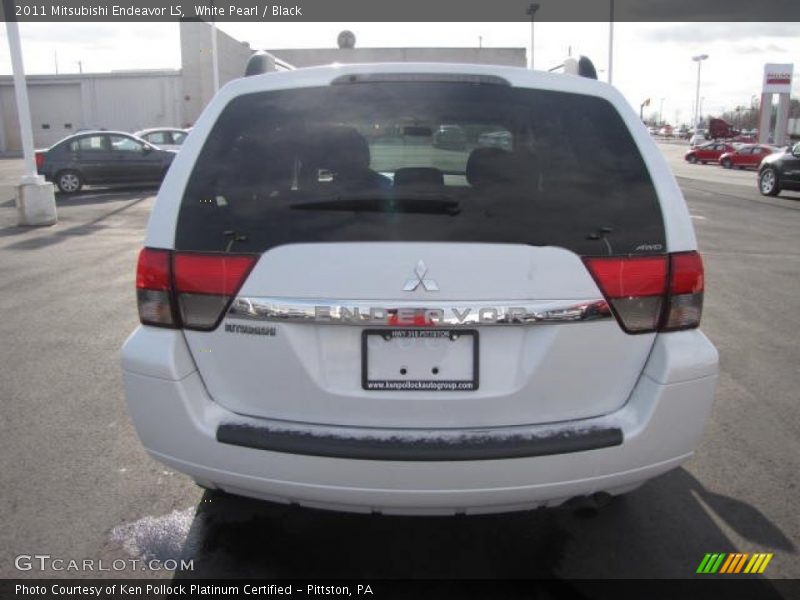 White Pearl / Black 2011 Mitsubishi Endeavor LS