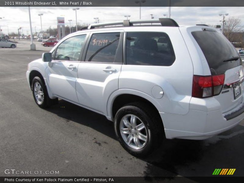 White Pearl / Black 2011 Mitsubishi Endeavor LS