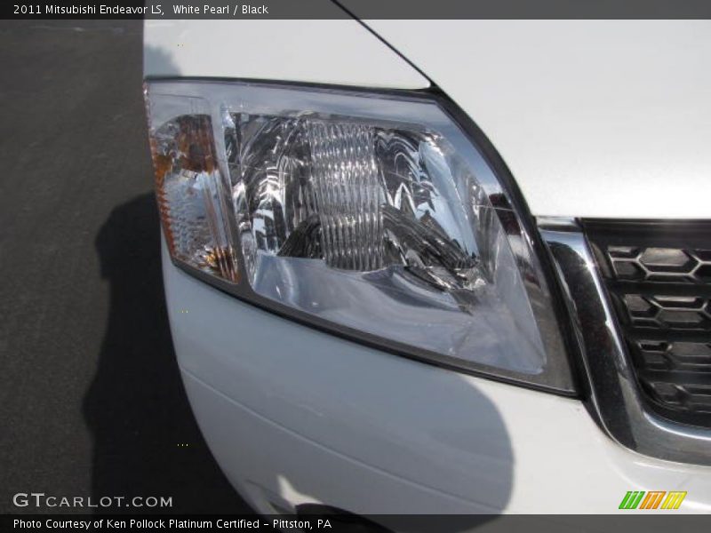 White Pearl / Black 2011 Mitsubishi Endeavor LS