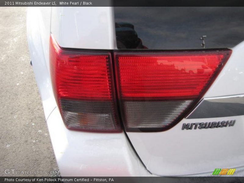 White Pearl / Black 2011 Mitsubishi Endeavor LS