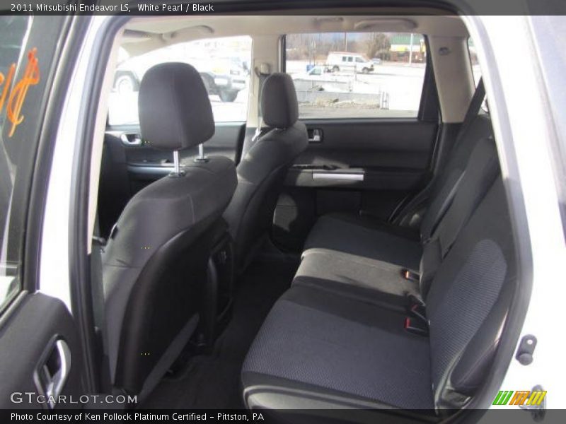 White Pearl / Black 2011 Mitsubishi Endeavor LS