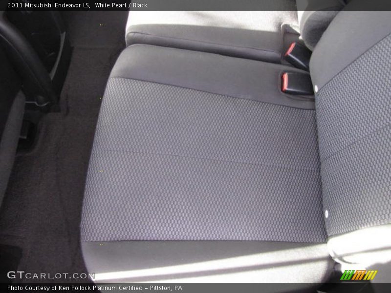 White Pearl / Black 2011 Mitsubishi Endeavor LS