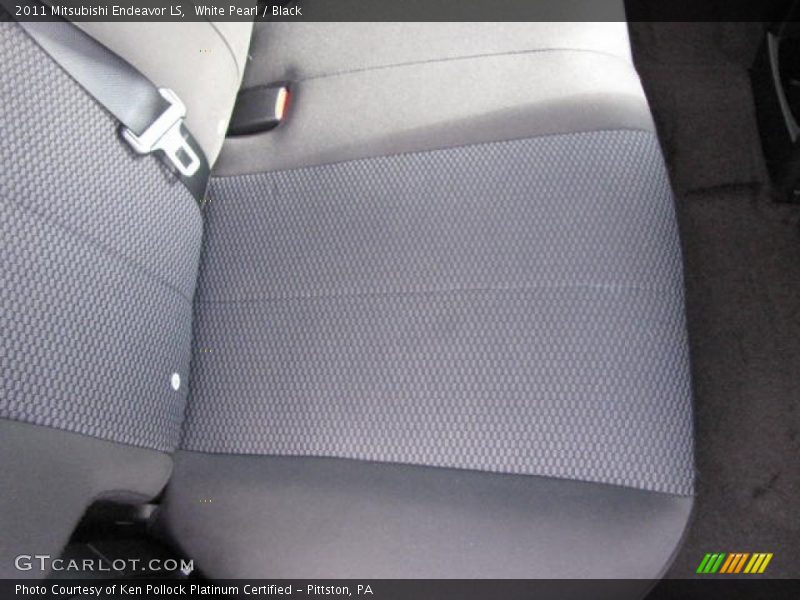 White Pearl / Black 2011 Mitsubishi Endeavor LS