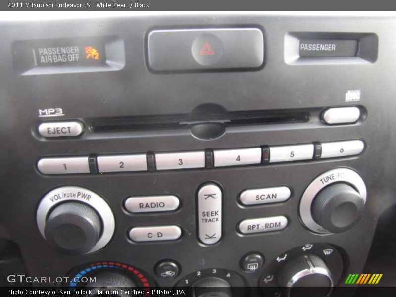 White Pearl / Black 2011 Mitsubishi Endeavor LS