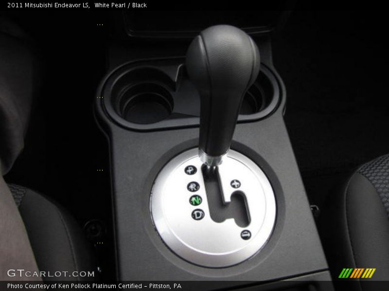 White Pearl / Black 2011 Mitsubishi Endeavor LS