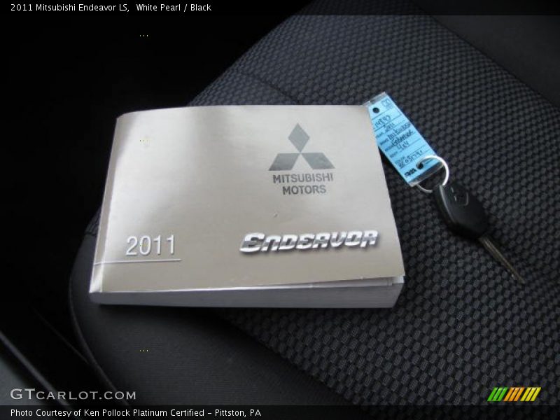 White Pearl / Black 2011 Mitsubishi Endeavor LS